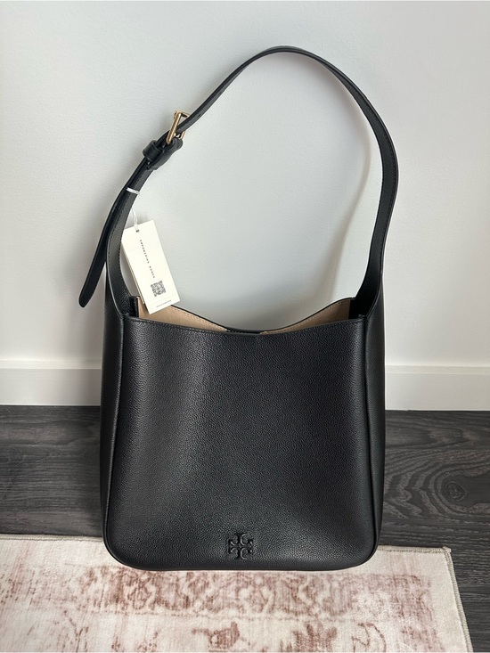 Tory Burch Handbags - NWT Tory Burch Thea Slouchy Shoulder Bag